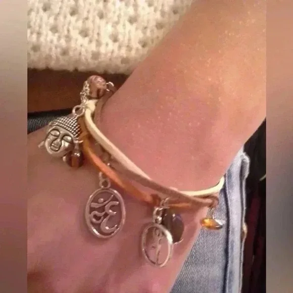 Bracelet yoga Aum meditation Buddha meditation 3 strand multi charm jewellery - Picture 2 of 2
